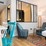 Madame Cadet Aparthotel 4*