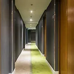 Madame Cadet Aparthotel 4*