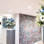 Aparthotel Madame Cadet 4*