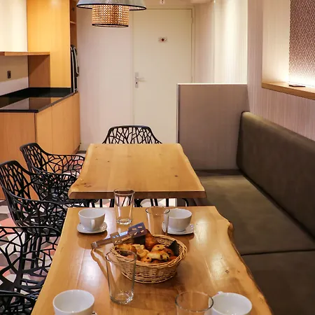 Aparthotel Madame Cadet 4*
