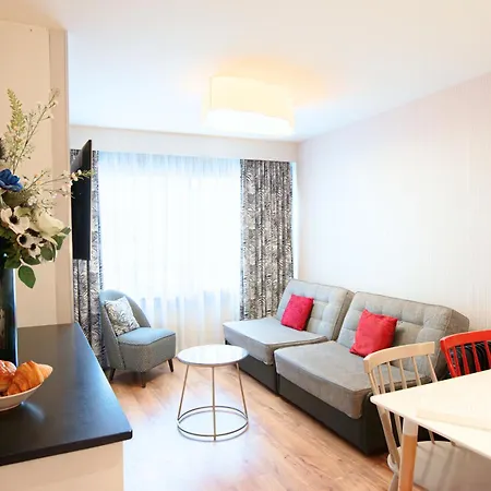 Aparthotel Madame Cadet 4*