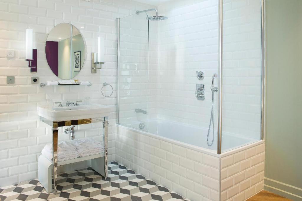 Madame Cadet 4* Paris