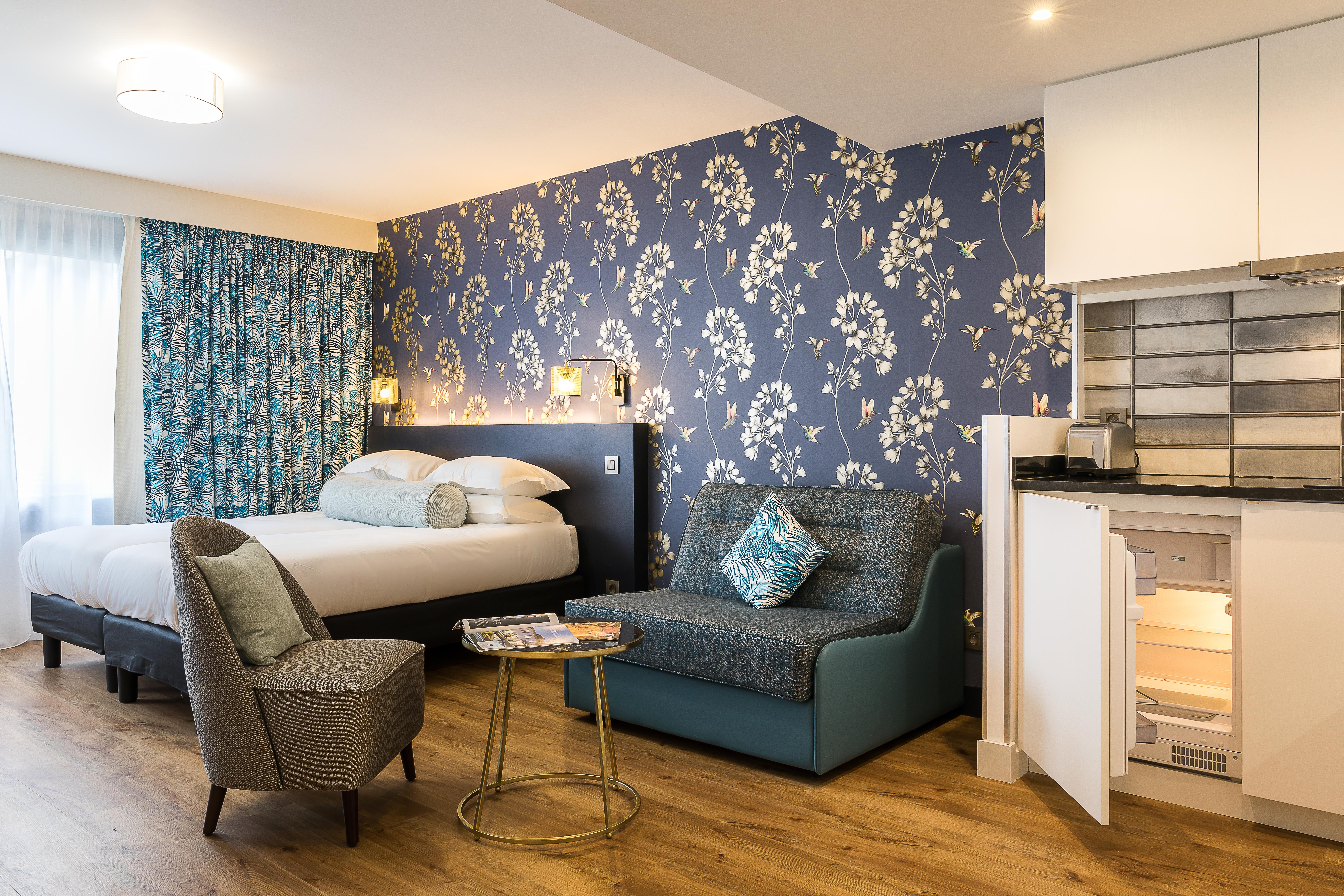 Cadet 4* Paris